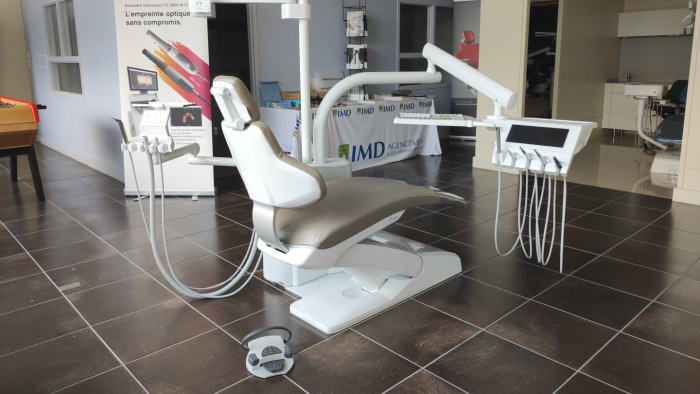 Photo pour l'article 'Nouveauté dans notre showroom : le fauteuil Kavo UniQa vous attend !'